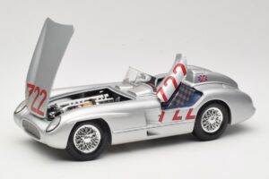 Mercedes 300 SLR W196S #722 S. Moss / D. Jenkinson Mille Miglia Winner 1955 Maisto 1:18 536887 Metal — zdjęcie 2 z 8