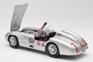Mercedes 300 SLR W196S #722 S. Moss / D. Jenkinson Mille Miglia Winner 1955 Maisto 1:18 536887 Metal — zdjęcie 5 z 8