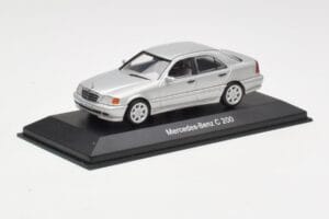 Mercedes C 200 W202 Iridium Silver Minichamps 1:43 B66040488 Metal — zdjęcie 2 z 4