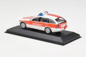 Mercedes C-Class S203 Notarzt Minichamps 1:43 430030190 Metal — zdjęcie 3 z 4