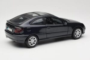 Mercedes C-Class Sports Coupe CL203 Niebieski Maisto 1:18 B66962124 Metal — zdjęcie 3 z 8