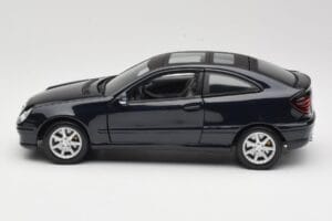 Mercedes C-Class Sports Coupe CL203 Niebieski Maisto 1:18 B66962124 Metal — zdjęcie 4 z 8