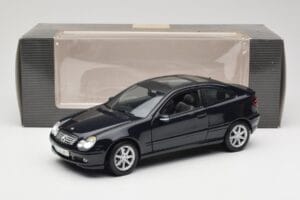 Mercedes C-Class Sports Coupe CL203 Niebieski Maisto 1:18 B66962124 Metal — zdjęcie 8 z 8