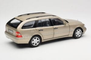 Mercedes C-Class T-Model W202 Smoke Silver Norev 1:18 183388 Metal — zdjęcie 3 z 8