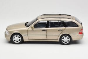 Mercedes C-Class T-Model W202 Smoke Silver Norev 1:18 183388 Metal — zdjęcie 5 z 8