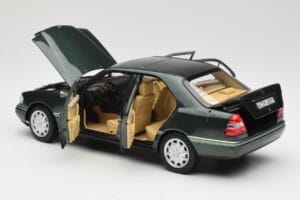Mercedes C-Class W202 Malachite Green Norev 1:18 183372 Metal — zdjęcie 3 z 8