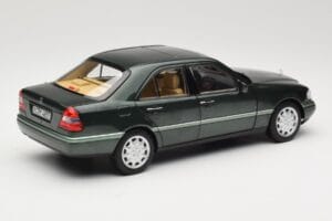 Mercedes C-Class W202 Malachite Green Norev 1:18 183372 Metal — zdjęcie 5 z 8