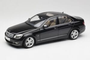 Mercedes C-Class W204 Avantgarde Obsidian Czarny AUTOart 1:18 76264-R1 Metal