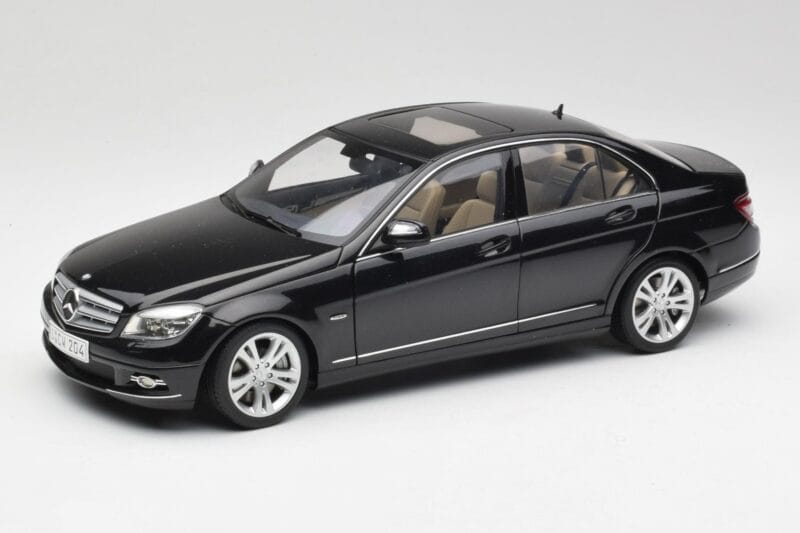 Mercedes C-Class W204 Avantgarde Obsidian Czarny AUTOart 1:18 76264-R1 Metal