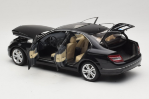 Mercedes C-Class W204 Obsidian Black AUTOart 1:18 B66962367 Metal — zdjęcie 5 z 8