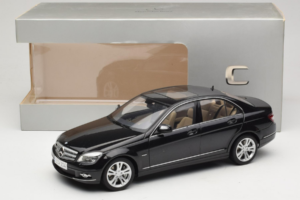 Mercedes C-Class W204 Obsidian Black AUTOart 1:18 B66962367 Metal — zdjęcie 8 z 8