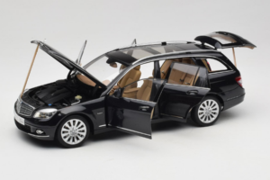 Mercedes C-Class W204 Estate Obsidian Black AUTOart 1:18 B66962349 Metal — zdjęcie 2 z 8