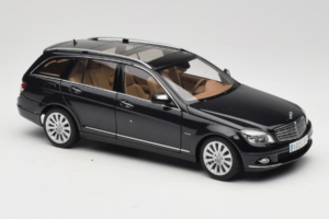 Mercedes C-Class W204 Estate Obsidian Black AUTOart 1:18 B66962349 Metal — zdjęcie 6 z 8