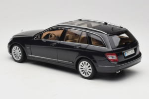 Mercedes C-Class W204 Estate Obsidian Black AUTOart 1:18 B66962349 Metal — zdjęcie 7 z 8