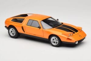 Mercedes C111 II White Autumn Metallic Norev 1:18 183050 Metal — zdjęcie 6 z 10