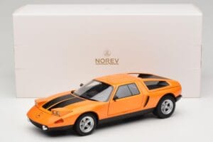 Mercedes C111 II White Autumn Metallic Norev 1:18 183050 Metal — zdjęcie 10 z 10