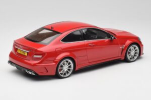 Mercedes AMG C63 W204 Czerwony 2nd Choice GT Spirit 1:18 GT065-D1 Żywica — zdjęcie 2 z 6