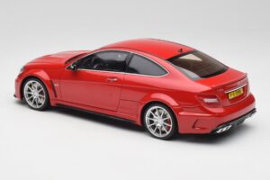 Mercedes AMG C63 W204 Czerwony 2nd Choice GT Spirit 1:18 GT065-D1 Żywica — zdjęcie 5 z 6