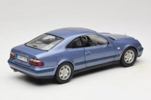 Mercedes CLK C208 Fioletowy Anson 1:18 30330 Metal — zdjęcie 3 z 8