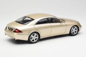 Mercedes CLS C219 Jasny Beżowy Złoty Kyosho 1:18 08401LBE Metal — zdjęcie 3 z 8