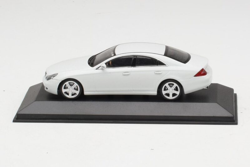 Mercedes CLS-Class C219 Linea Biały Minichamps 1:43 436034300 Metal