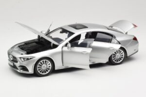 Mercedes CLS C257 Srebrny Norev 1:18 183489 Metal — zdjęcie 2 z 8