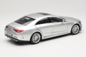 Mercedes CLS C257 Srebrny Norev 1:18 183489 Metal — zdjęcie 3 z 8