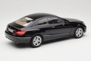 Mercedes E-Class Coupe C207 Obsidian Black Metallic Norev 1:18 B66962418 Metal — zdjęcie 3 z 8