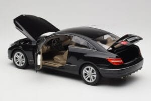 Mercedes E-Class Coupe C207 Obsidian Black Metallic Norev 1:18 B66962418 Metal — zdjęcie 5 z 8