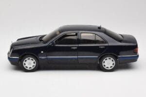 Mercedes E-Class W210 E320 Czarny Sun Star 1:18 1151 Metal — zdjęcie 4 z 8