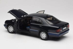 Mercedes E-Class W210 E320 Czarny Sun Star 1:18 1151 Metal — zdjęcie 5 z 8