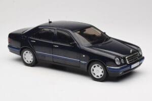 Mercedes E-Class W210 E320 Czarny Sun Star 1:18 1151 Metal — zdjęcie 6 z 8