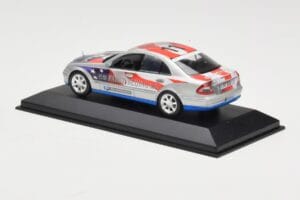 Mercedes E-Class W211 #11 Bluetec Paris-Beijing 2006 Minichamps 1:43 B66962267-R Metal — zdjęcie 3 z 4