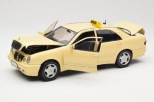 Mercedes E320 W210 Taxi Sun Star 1:18 1160 Metal — zdjęcie 2 z 8