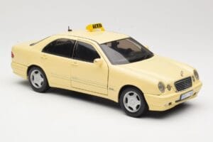 Mercedes E320 W210 Taxi Sun Star 1:18 1160 Metal — zdjęcie 6 z 8