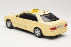 Mercedes E320 W210 Taxi Sun Star 1:18 1160 Metal — zdjęcie 7 z 8