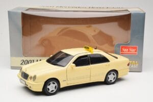 Mercedes E320 W210 Taxi Sun Star 1:18 1160 Metal — zdjęcie 8 z 8