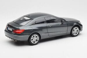 Mercedes E500 C207 Coupe Tenoric Szary Norev 1:18 183540 Metal — zdjęcie 3 z 8