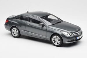 Mercedes E500 C207 Coupe Tenoric Szary Norev 1:18 183540 Metal — zdjęcie 6 z 8