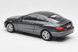 Mercedes E500 C207 Coupe Tenoric Szary Norev 1:18 183540 Metal — zdjęcie 7 z 8