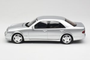 Mercedes E55 AMG W210 Brilliant Silver Otto 1:18 OT459 Żywica — zdjęcie 3 z 6