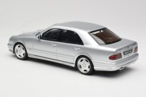 Mercedes E55 AMG W210 Brilliant Silver Otto 1:18 OT459 Żywica — zdjęcie 5 z 6
