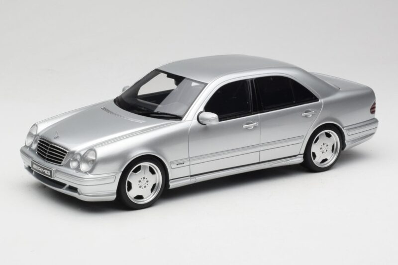 Mercedes E55 AMG W210 Brilliant Silver Otto 1:18 OT459 Żywica