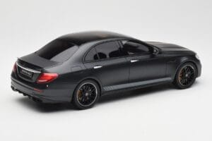 Mercedes AMG E63 S W213 Edition 1 Night Czarny GT Spirit 1:18 B66963111 Żywica — zdjęcie 2 z 6