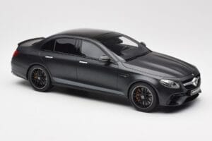 Mercedes AMG E63 S W213 Edition 1 Night Czarny GT Spirit 1:18 B66963111 Żywica — zdjęcie 4 z 6