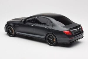 Mercedes AMG E63 S W213 Edition 1 Night Czarny GT Spirit 1:18 B66963111 Żywica — zdjęcie 5 z 6