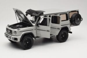 Mercedes G 63 AMG 4x4 Squared Arabian Grey Almost Real 1:18 820829 Metal — zdjęcie 2 z 8
