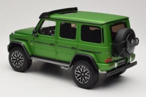 Mercedes G 63 AMG 4x4 Squared Green Hell Magno Almost Real 1:18 820821 Metal — zdjęcie 7 z 8