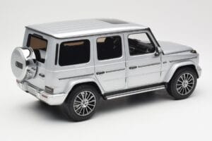 Mercedes G-Class G 500 W463A Iridium Silver Metallic Minichamps 1:18 113037112 Metal — zdjęcie 3 z 8