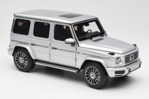 Mercedes G-Class G 500 W463A Iridium Silver Metallic Minichamps 1:18 113037112 Metal — zdjęcie 6 z 8
